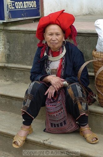 Red Xao woman, Sapa